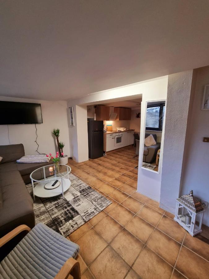 Souterrainwohnung Zentrale Lage In Ντέτμολντ Εξωτερικό φωτογραφία